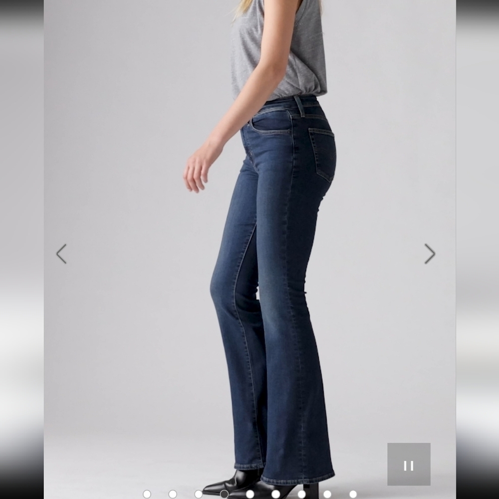 Levis‎ Strauss Stylish Blue Flare Jeans for Women